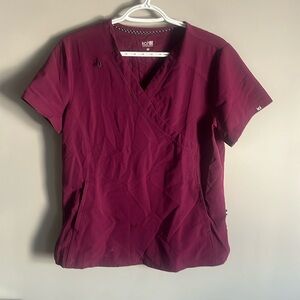 Koi women’s medium scrub top with side pockets